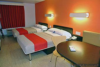 Hotel 6-santa Barbara, Ca - State Street 2*