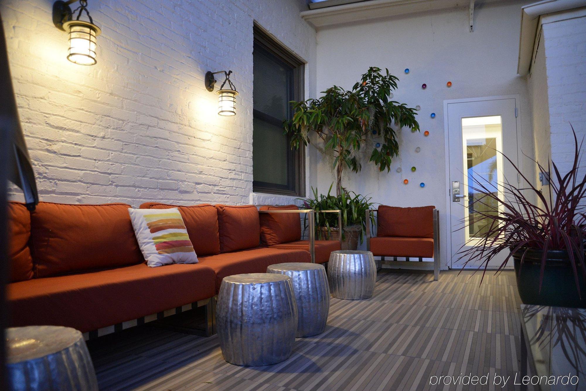 Riviera House Hotel
