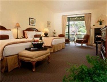 Hotel Spanish Garden Santa Barbara