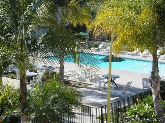 Lemon Tree Hotel 3*