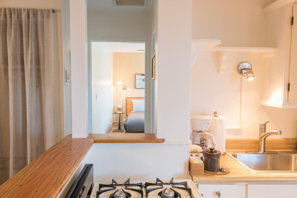 Inn Harbor House
