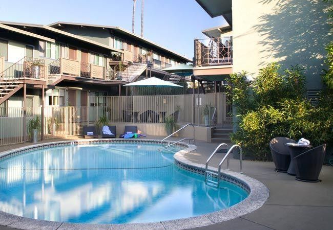 Hotel At East 2*