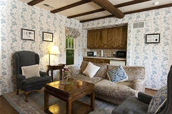 Bed & Breakfast Cheshire Cat & 4*