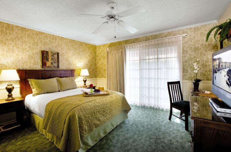 Hotel By The Harbor Santa Barbara