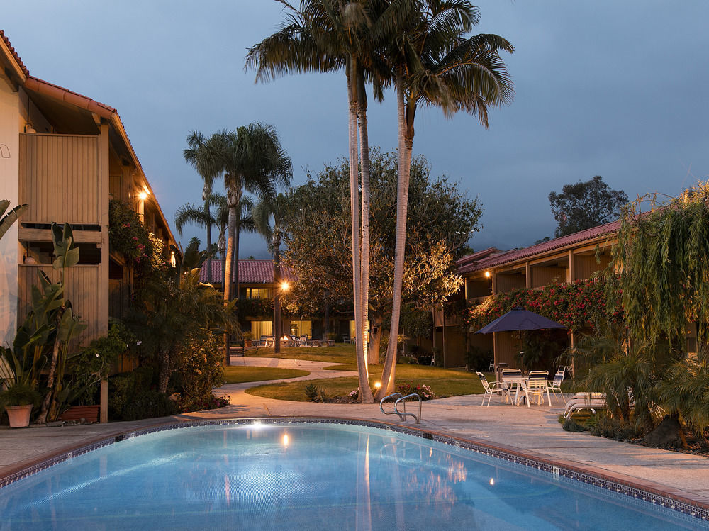 Western Pepper Tree Hotel
