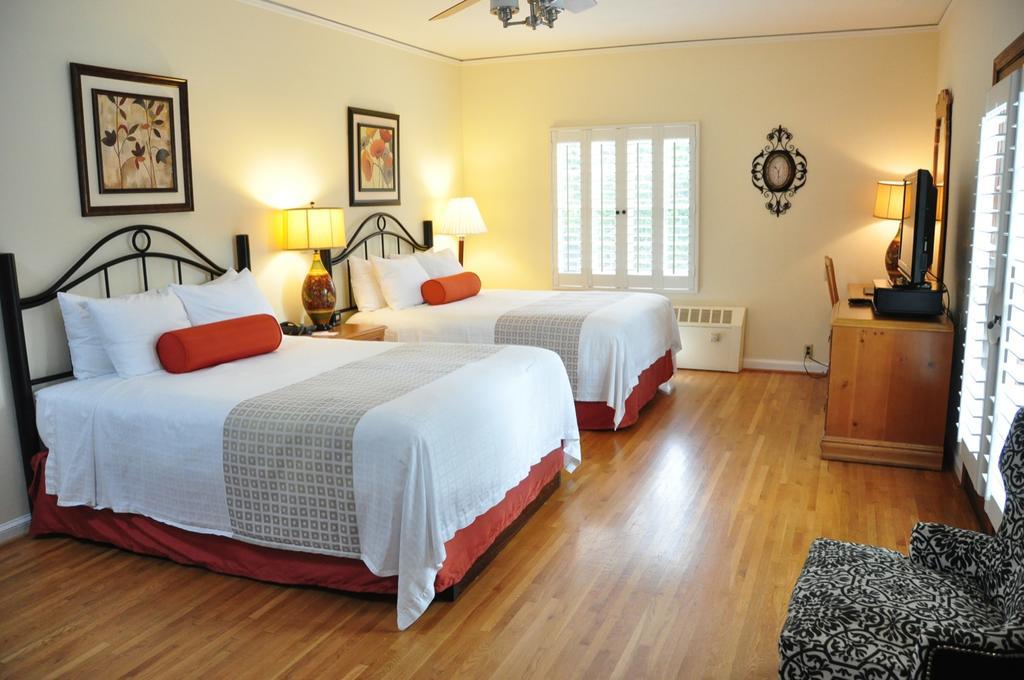 Hotel The Eagle 3*