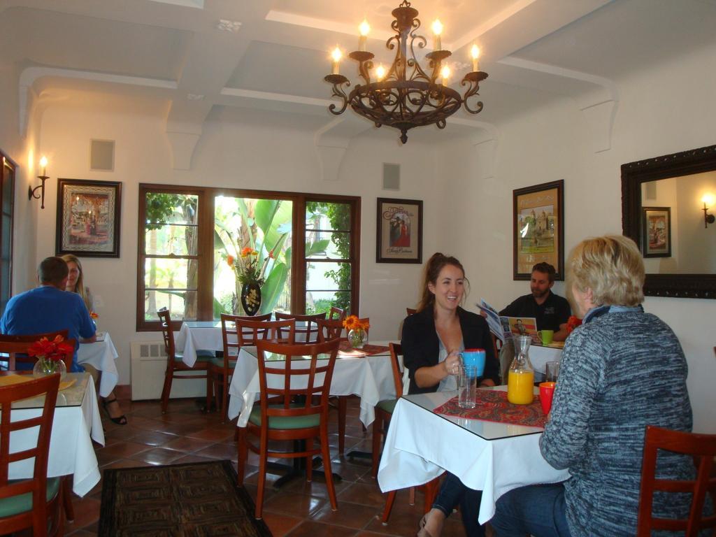 The Eagle 3* Santa Barbara