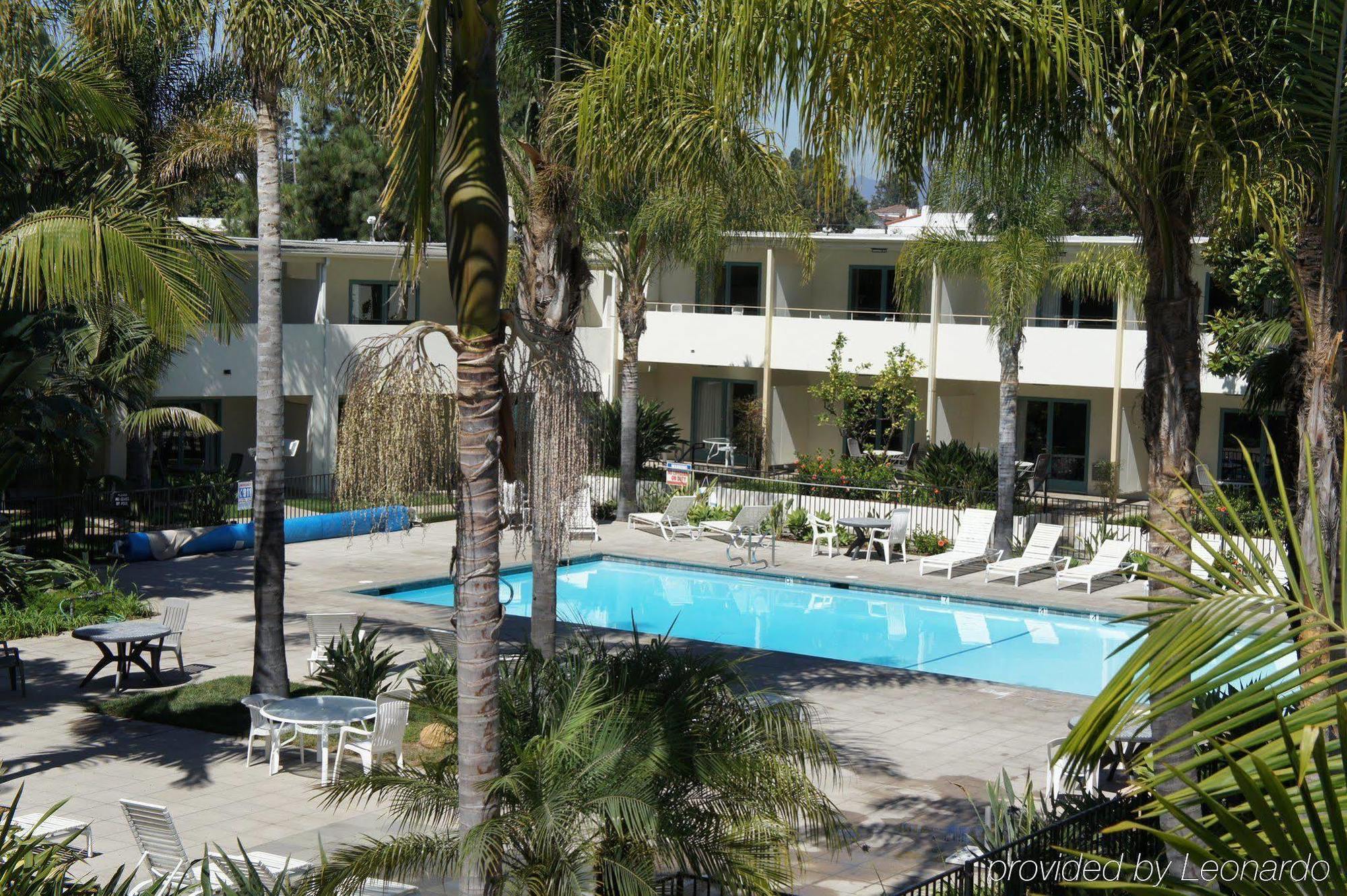Lemon Tree Hotel 3*