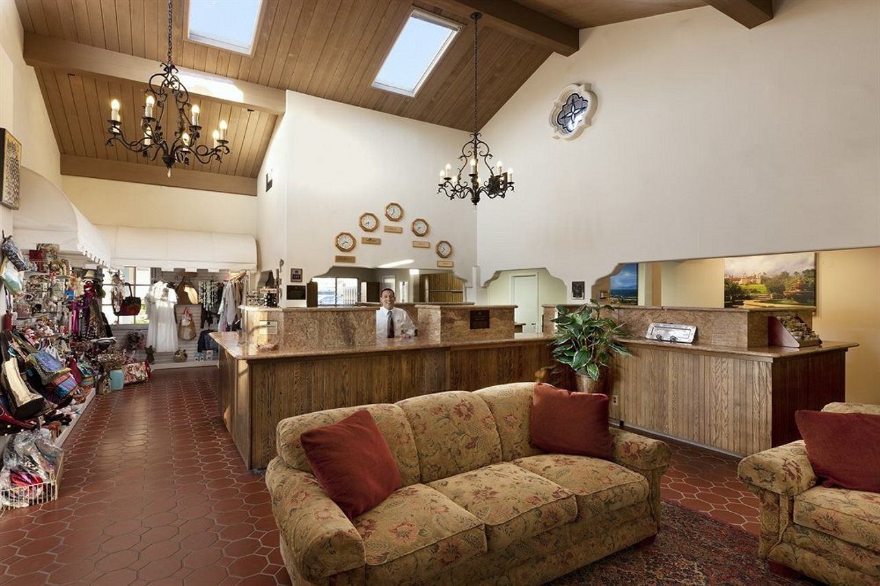 Hotel Western Pepper Tree Santa Barbara