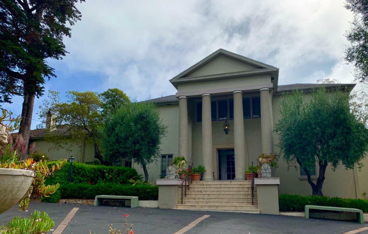Historic Mansion In Montecito Homestay