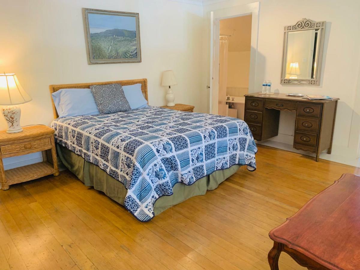 Homestay Historic Mansion In Montecito