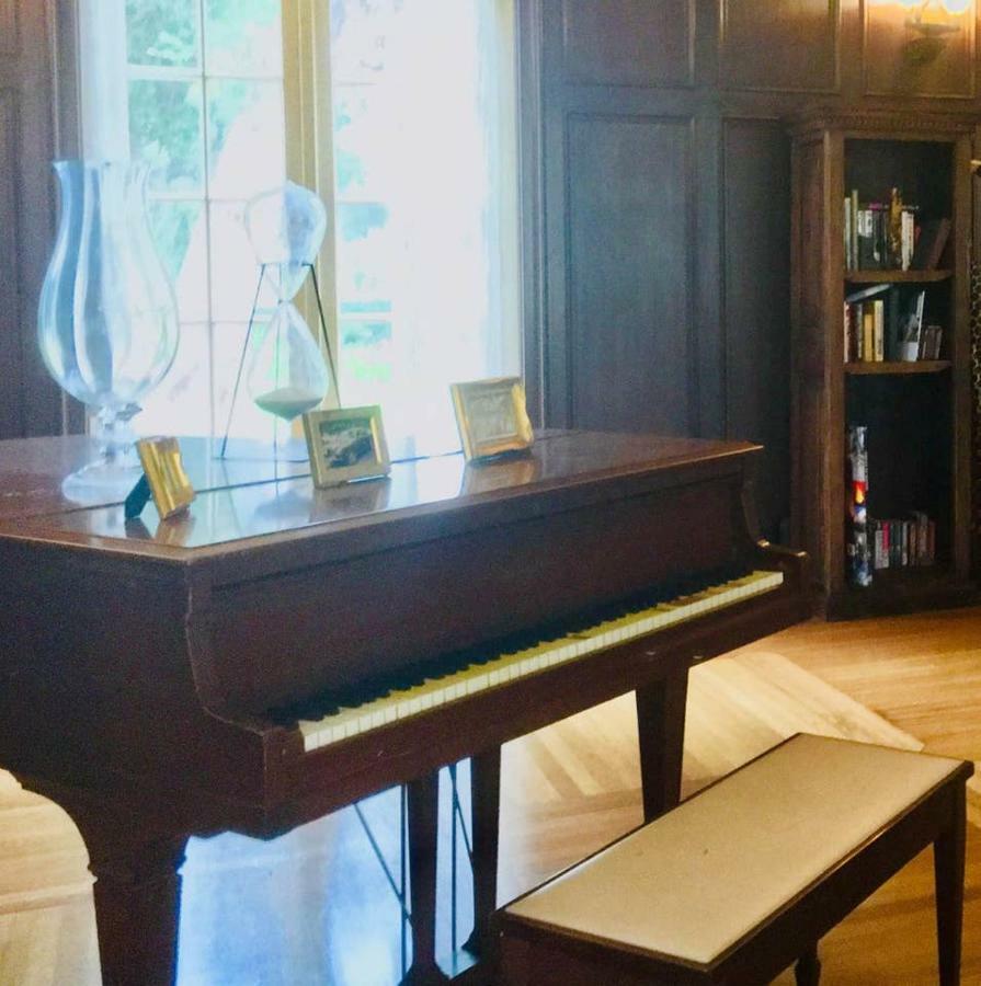 Historic Mansion In Montecito Homestay