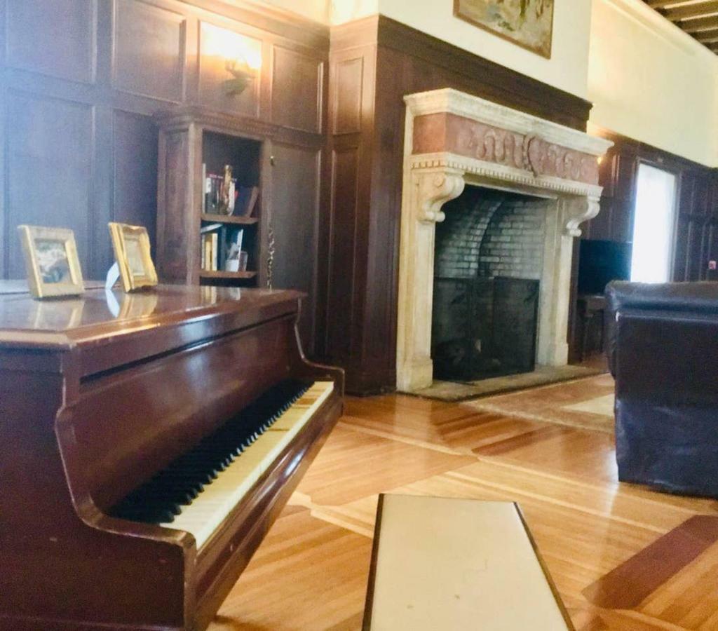 Historic Mansion In Montecito