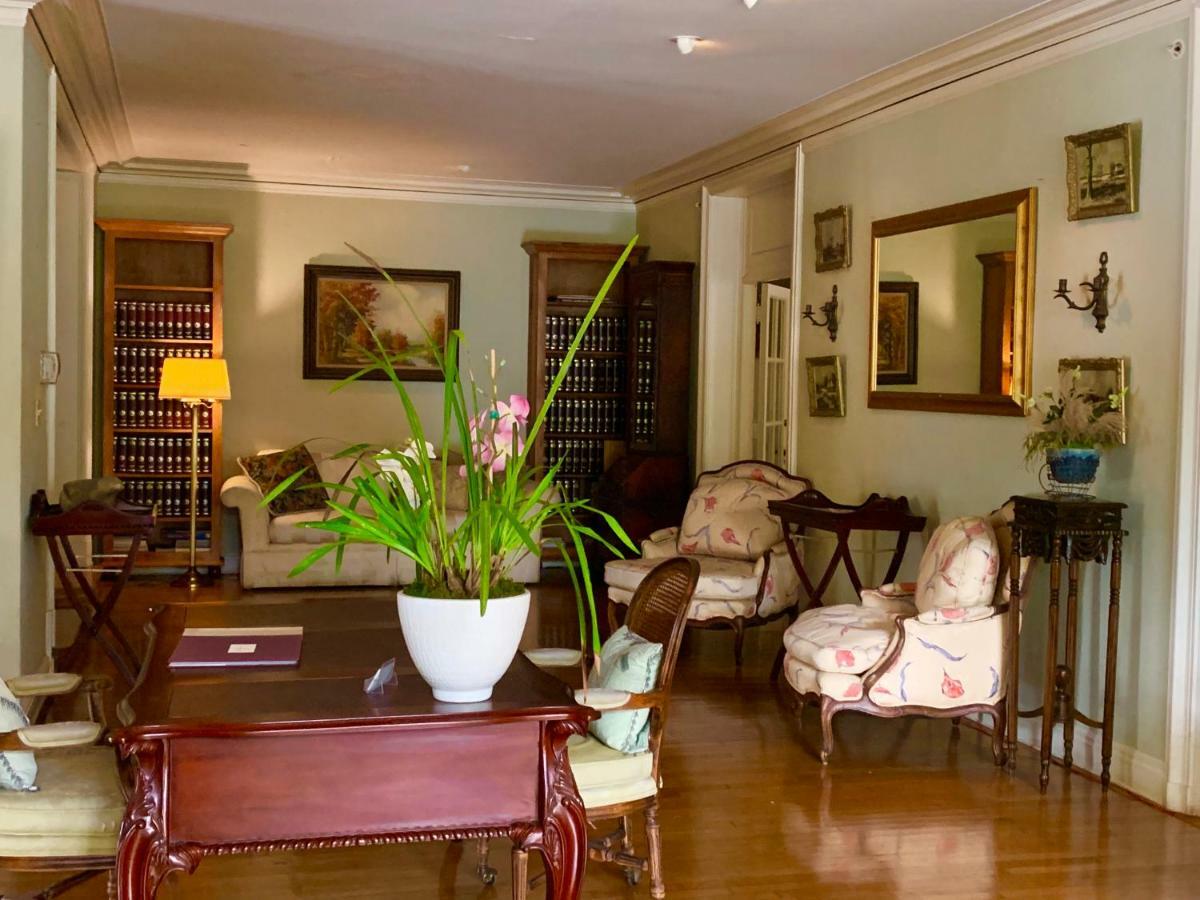 Historic Mansion In Montecito Homestay