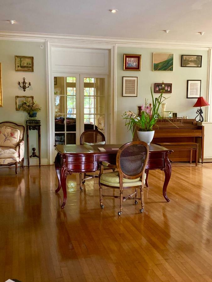 Historic Mansion In Montecito