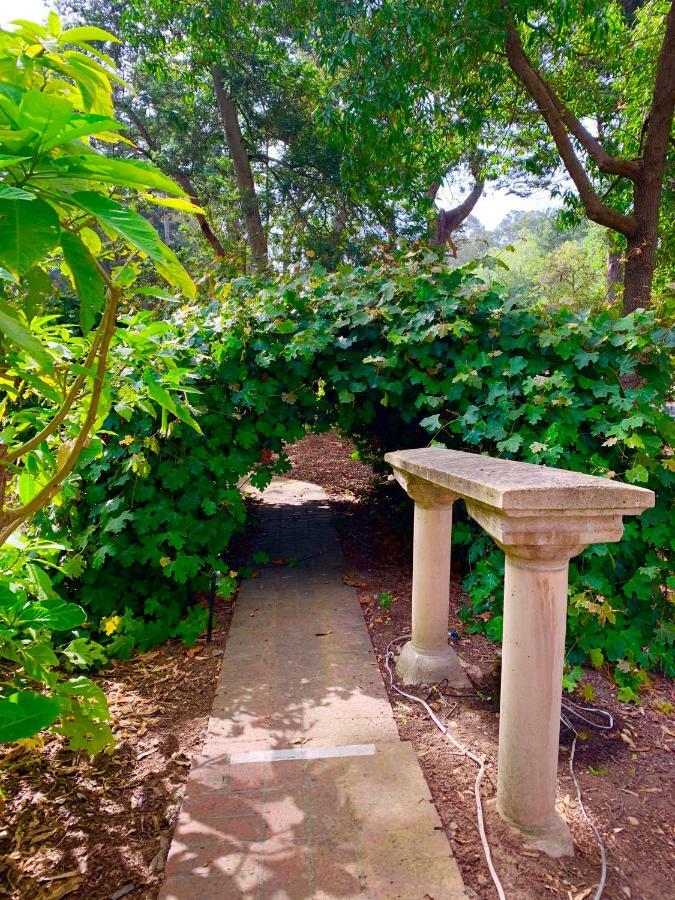 Historic Mansion In Montecito Homestay