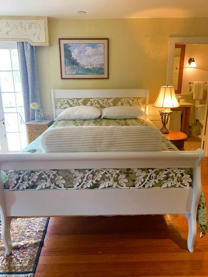 Historic Mansion In Montecito