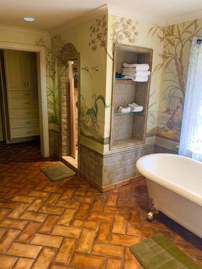 Homestay Historic Mansion In Montecito Santa Barbara
