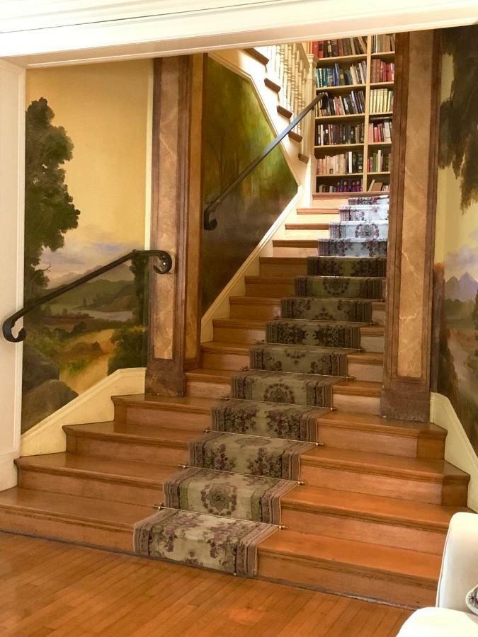 Historic Mansion In Montecito *