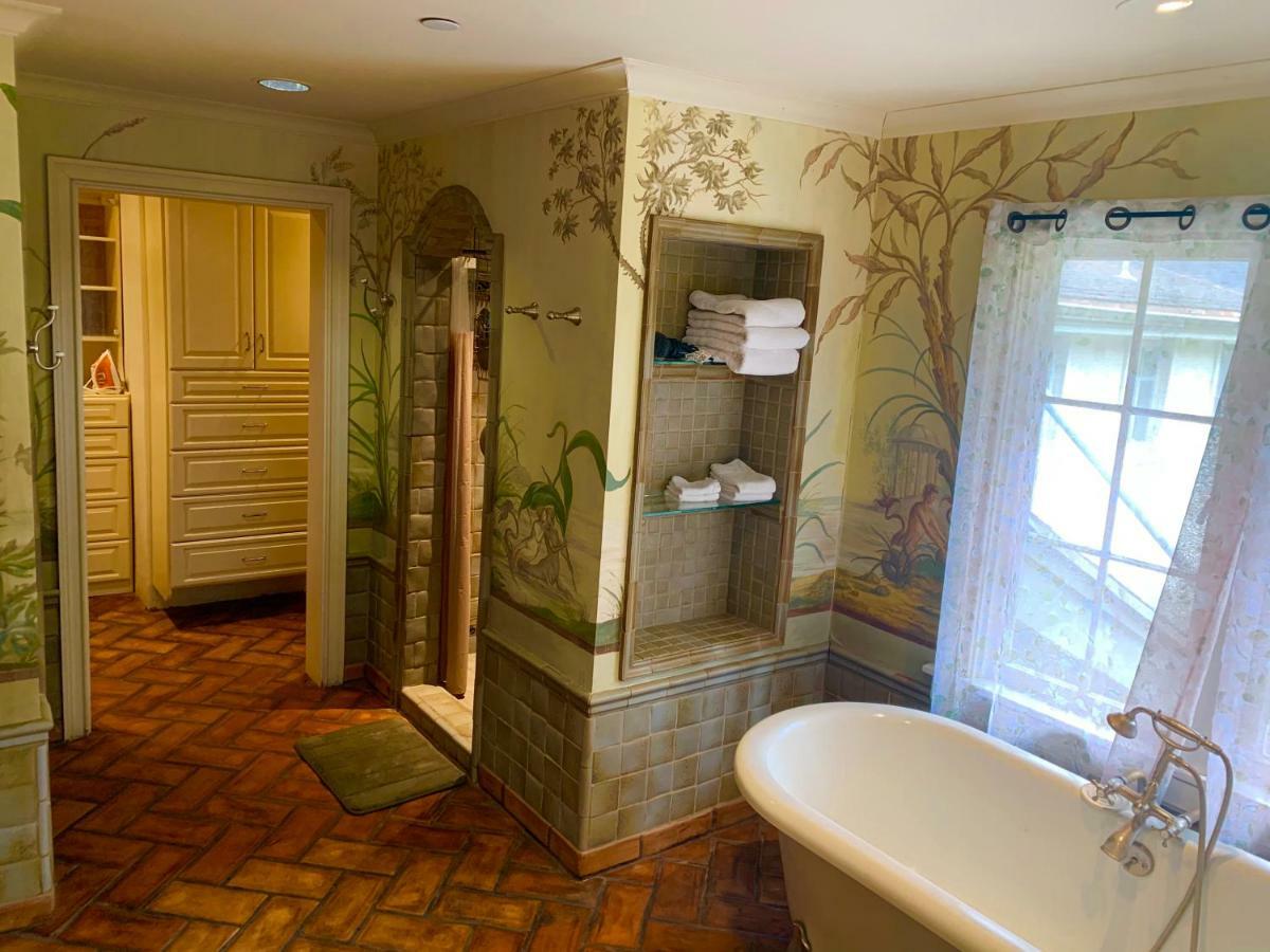 Homestay Historic Mansion In Montecito