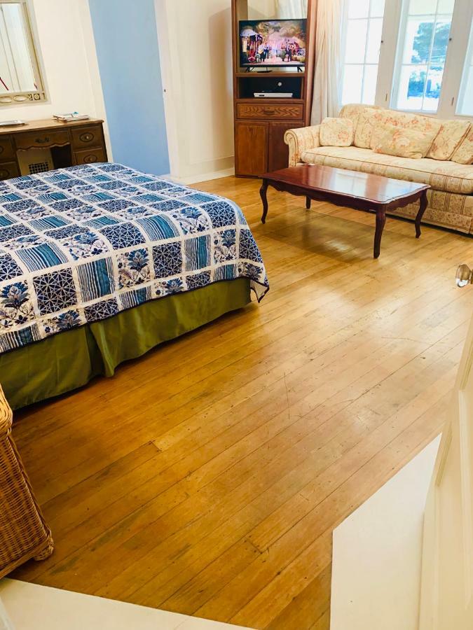 Historic Mansion In Montecito Homestay *