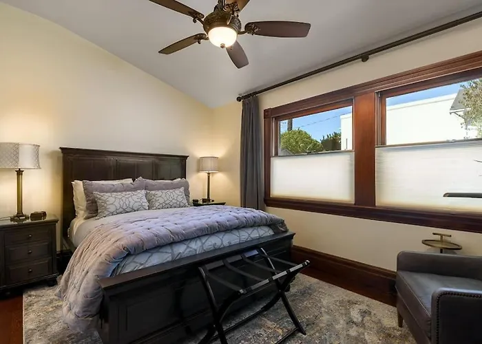 Upscale Downtown Home Walk To Beach Shops Bars 2