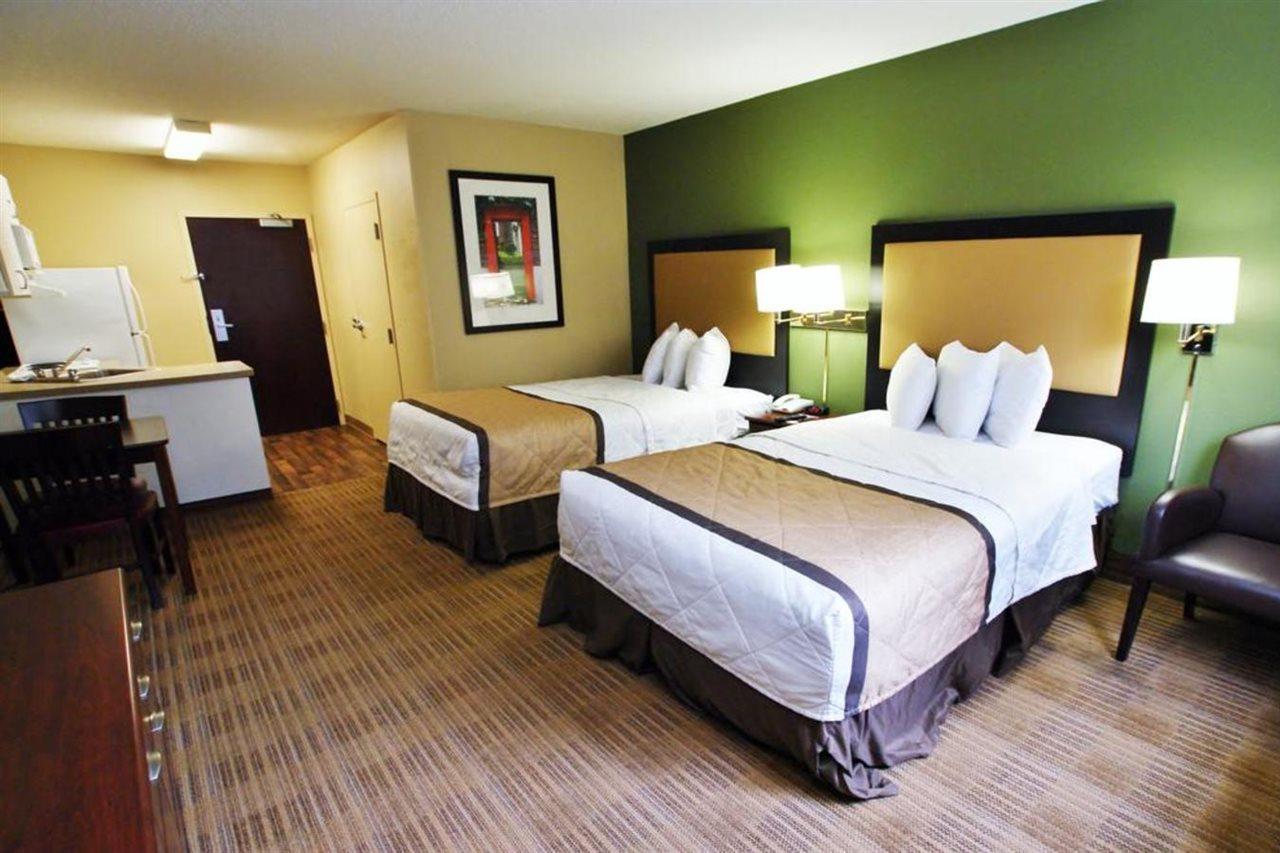 Extended America - - Calle Real Hotel