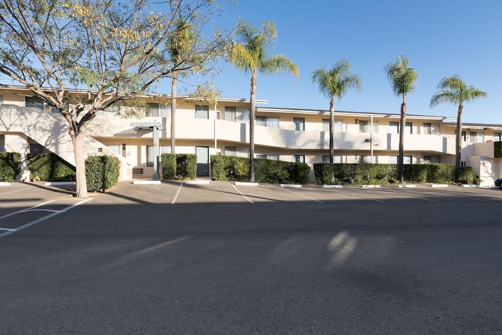Sandpiper - Hotel Santa Barbara