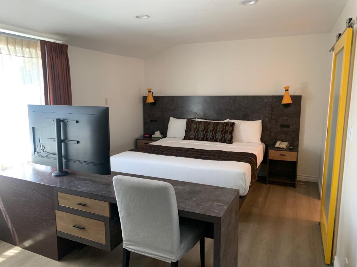 Motel Oasis And 2*