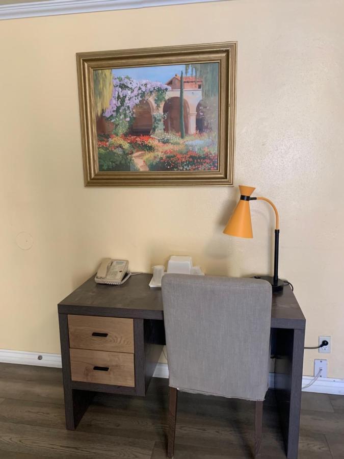 Oasis And Santa Barbara