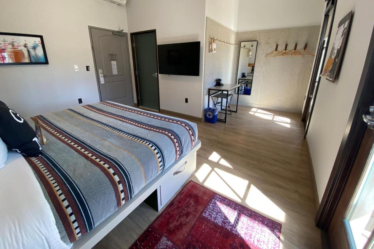 Hotel Moxy 3*