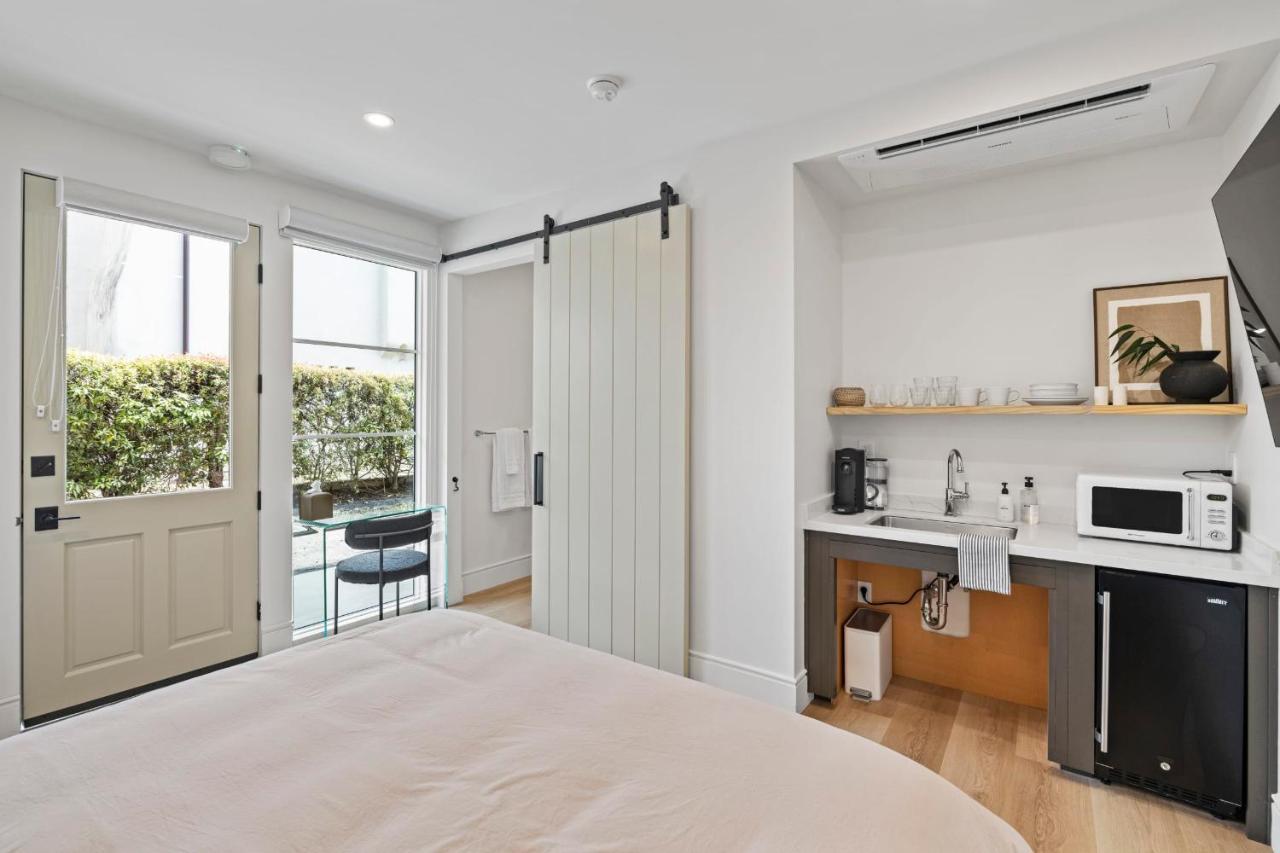 Casa Jardin - Boutique In Downtown Apartment