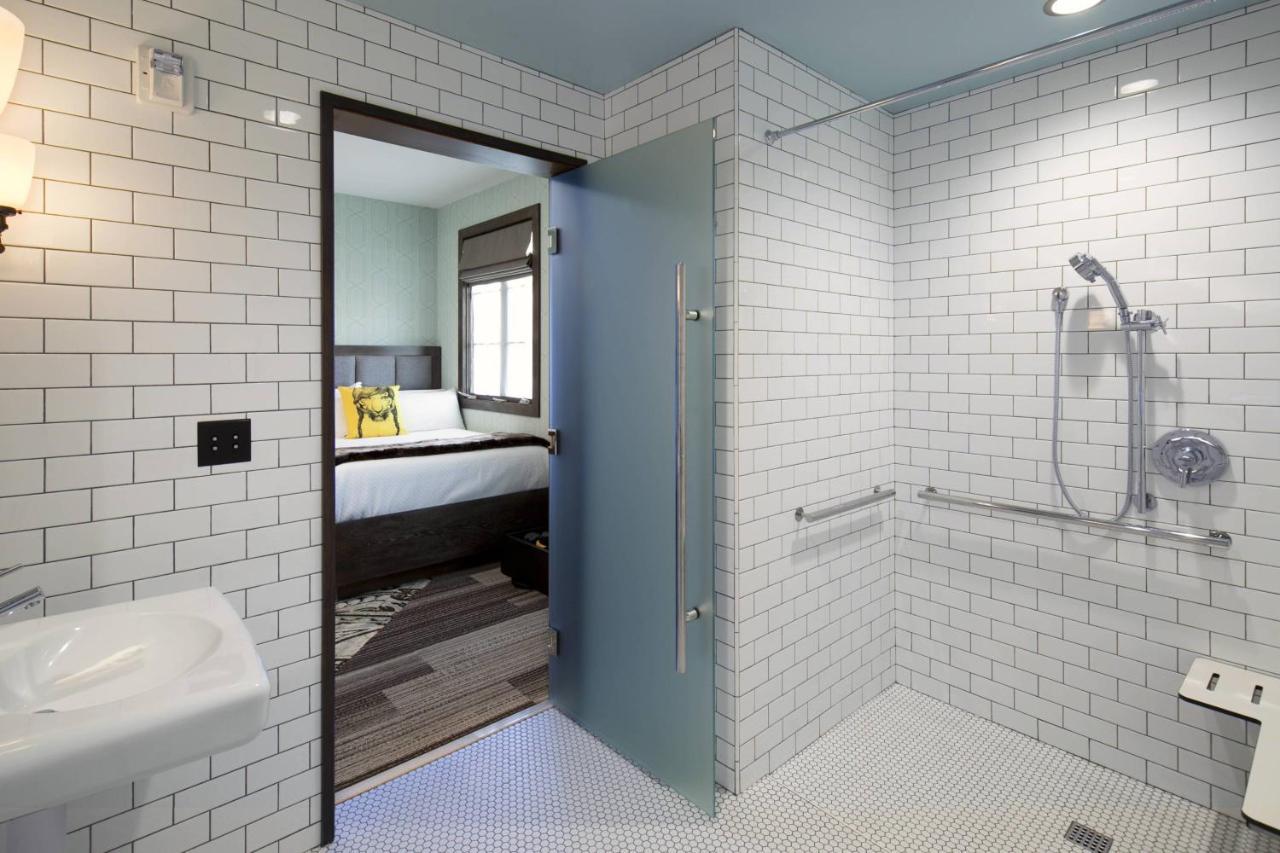 Moxy 3* Santa Barbara