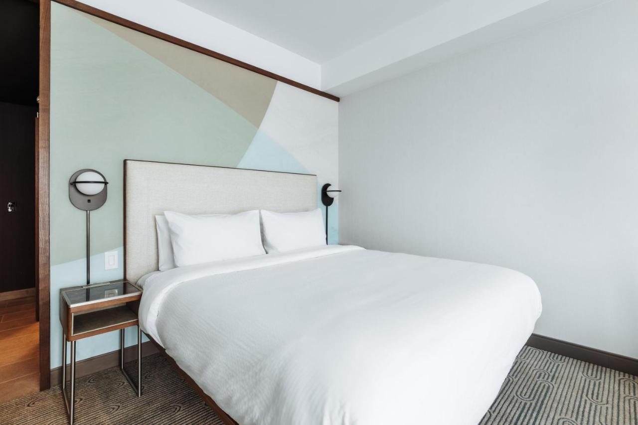 Courtyard By Marriott Downtown