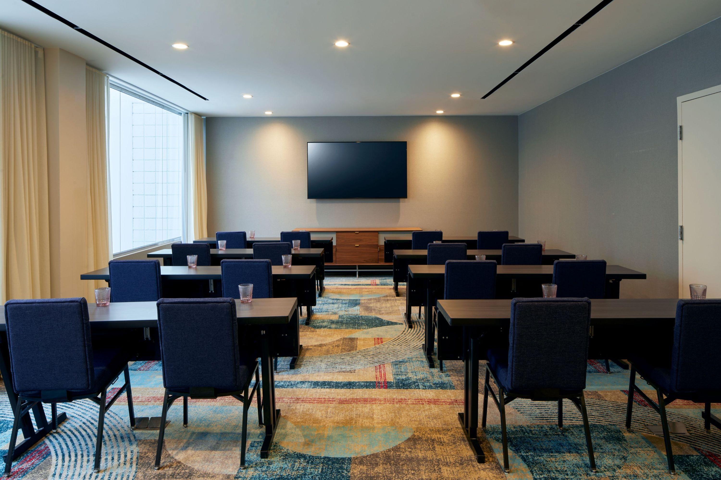 Courtyard By Marriott Downtown Hotel 3*