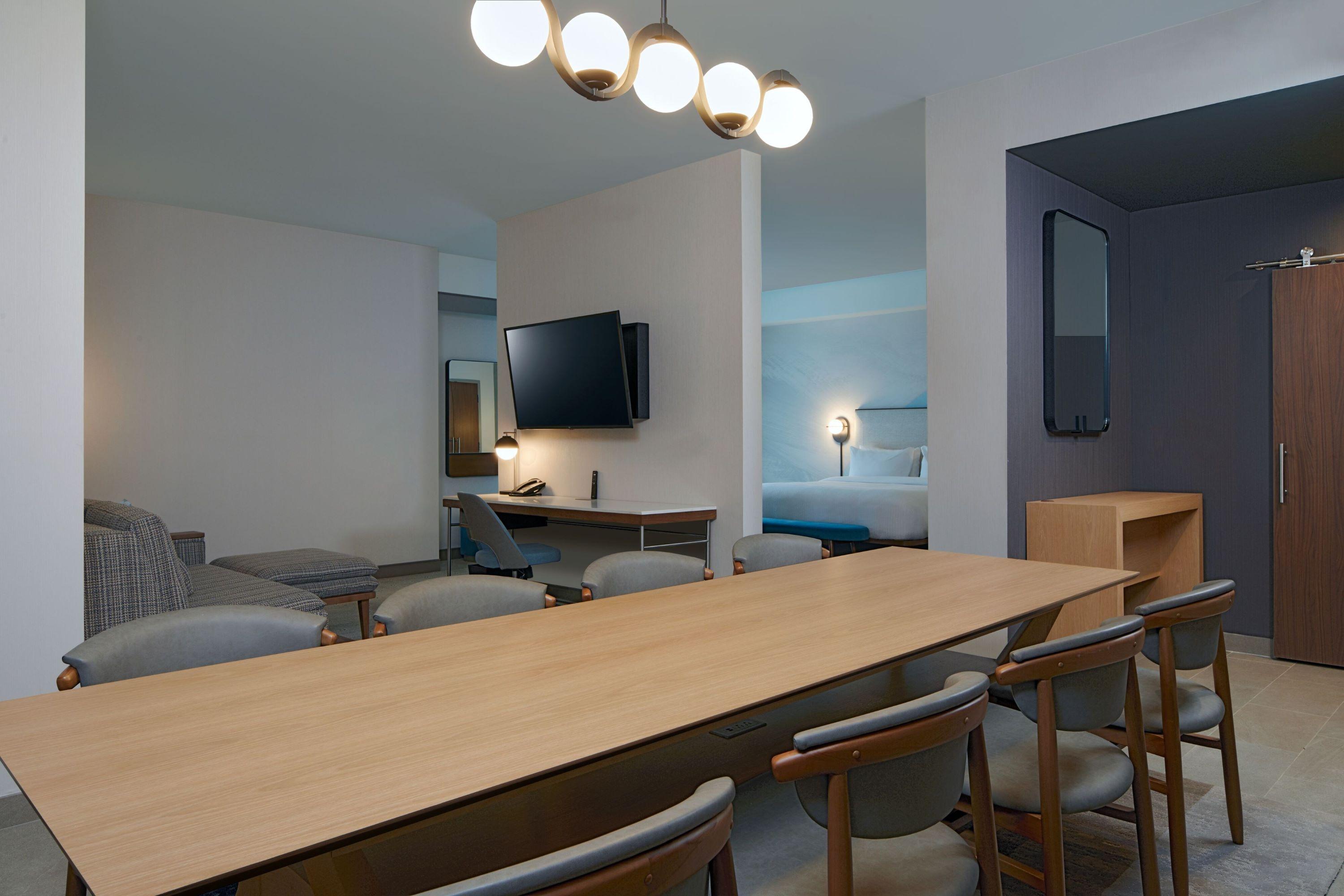 Courtyard By Marriott Downtown Hotel Santa Barbara