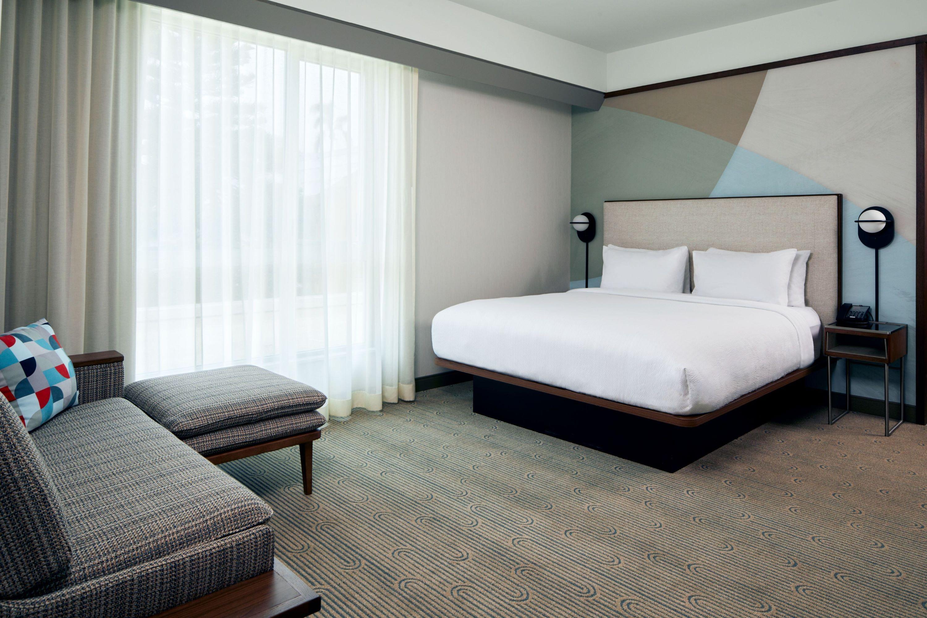 Courtyard By Marriott Downtown
