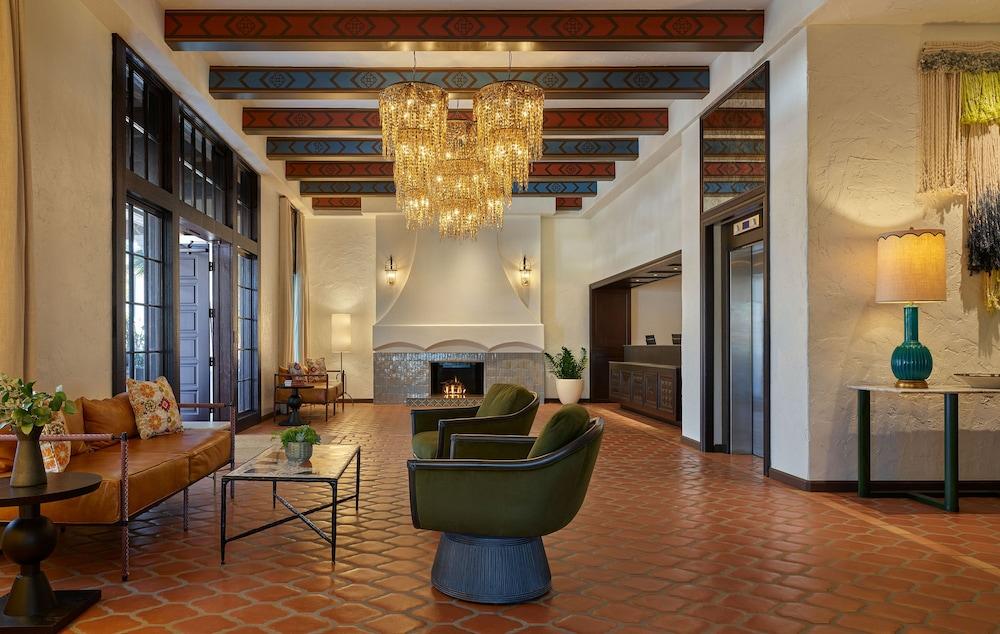Palmoro House 3*