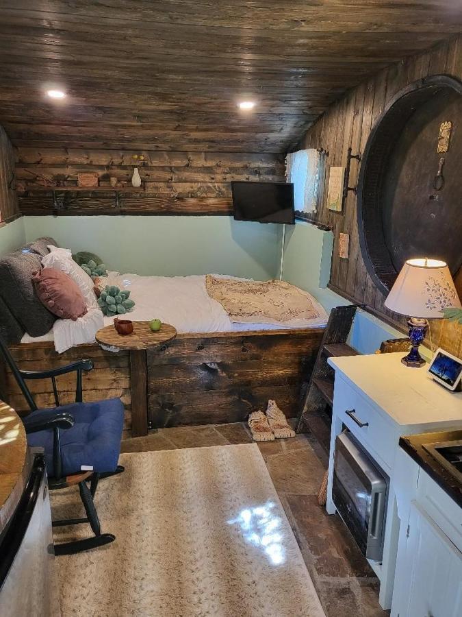 Hobbit Haven Guest house *