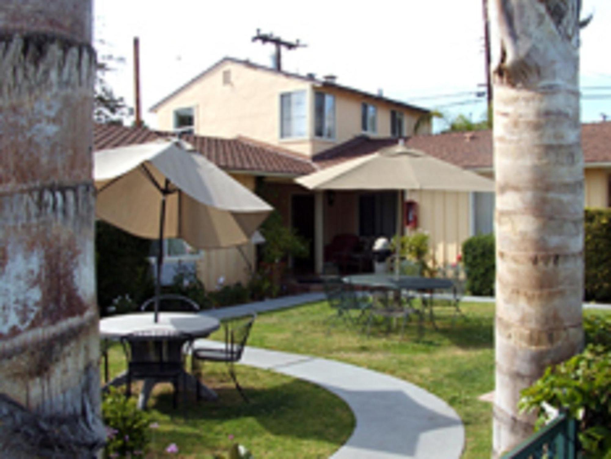 Motel Oasis And Santa Barbara