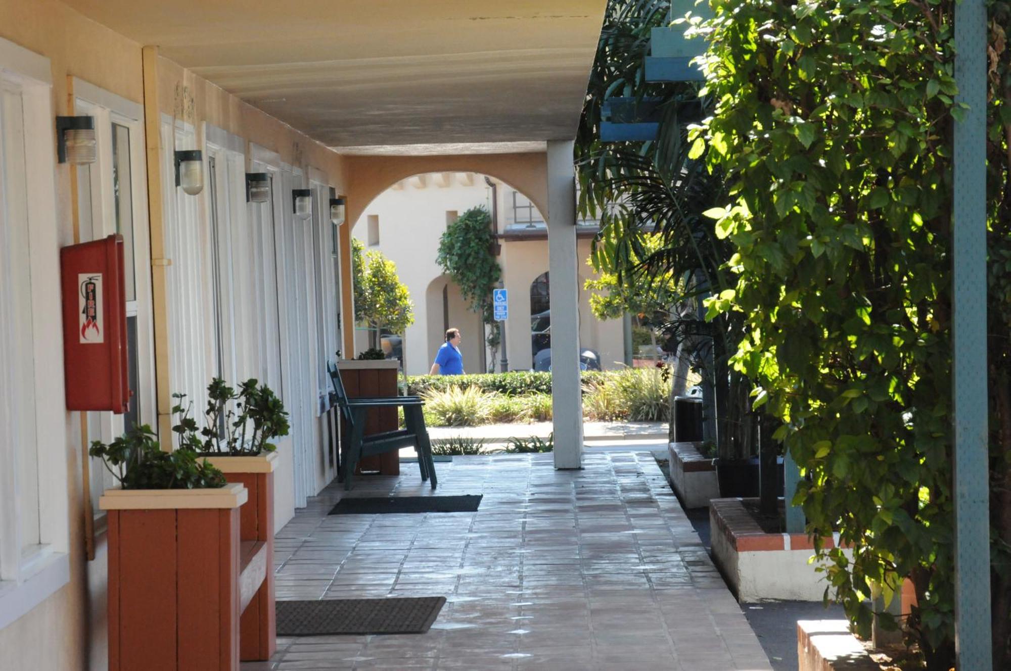 Motel Oasis And