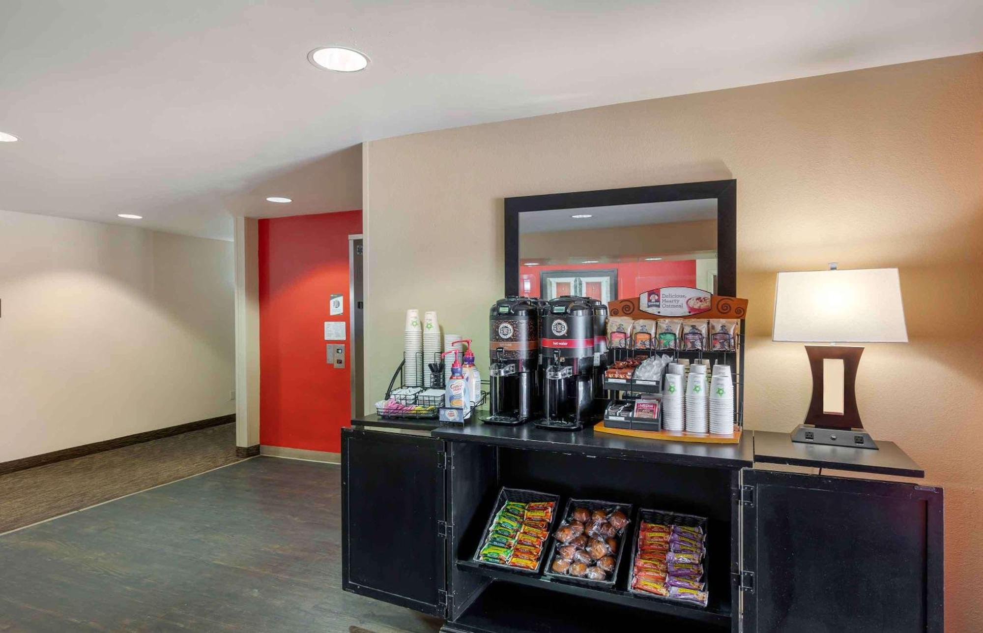 Extended America - - Calle Real Hotel