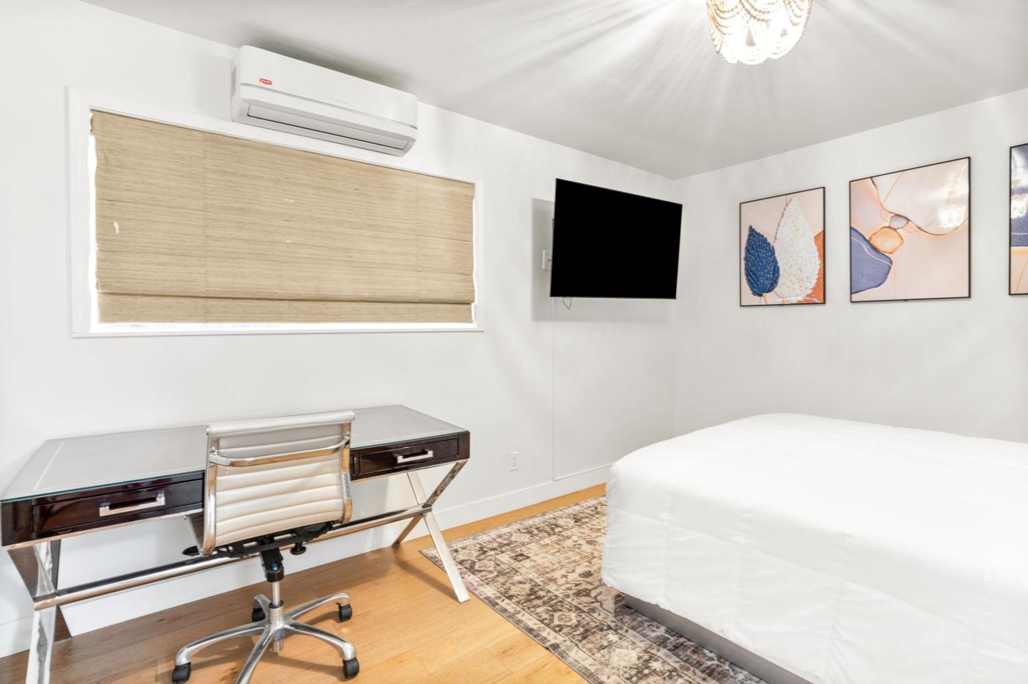 Pacific Crest Hotel 3*