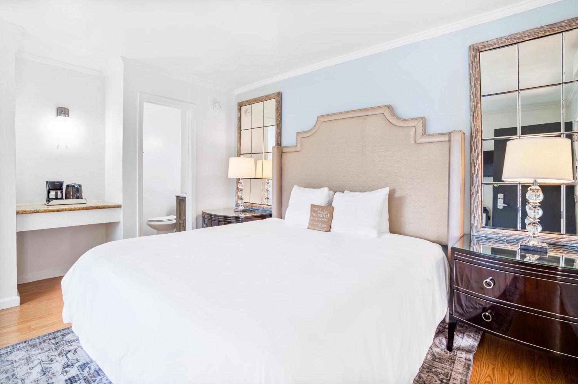 Pacific Crest Hotel 3*