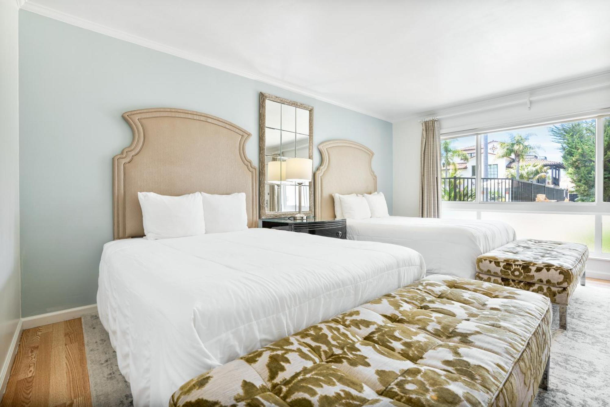 Hotel Pacific Crest 3*