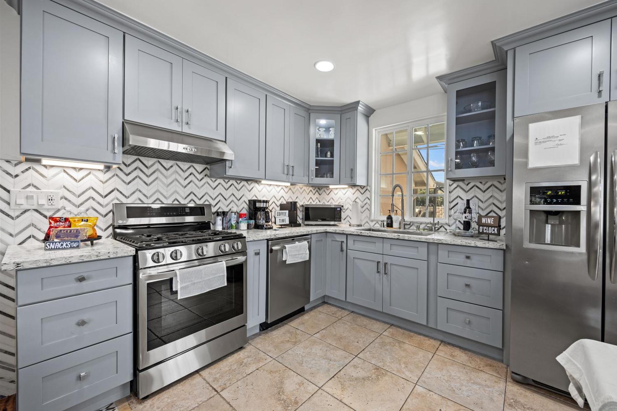 Coastal Near Ucsb & Airport, Hot Tub, King Beds, Fast Wifi, Sleeps 6