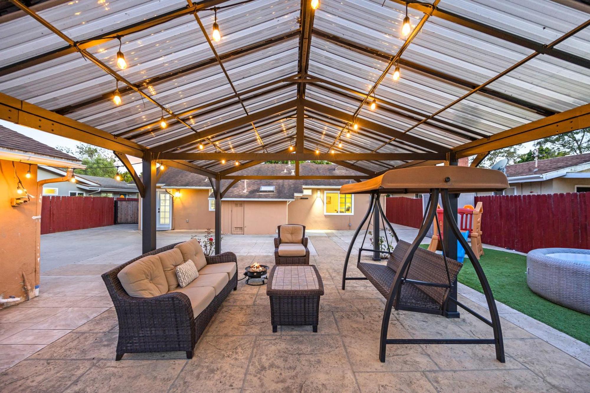 Coastal Near Ucsb & Airport, Hot Tub, King Beds, Fast Wifi, Sleeps 6 Holiday home *