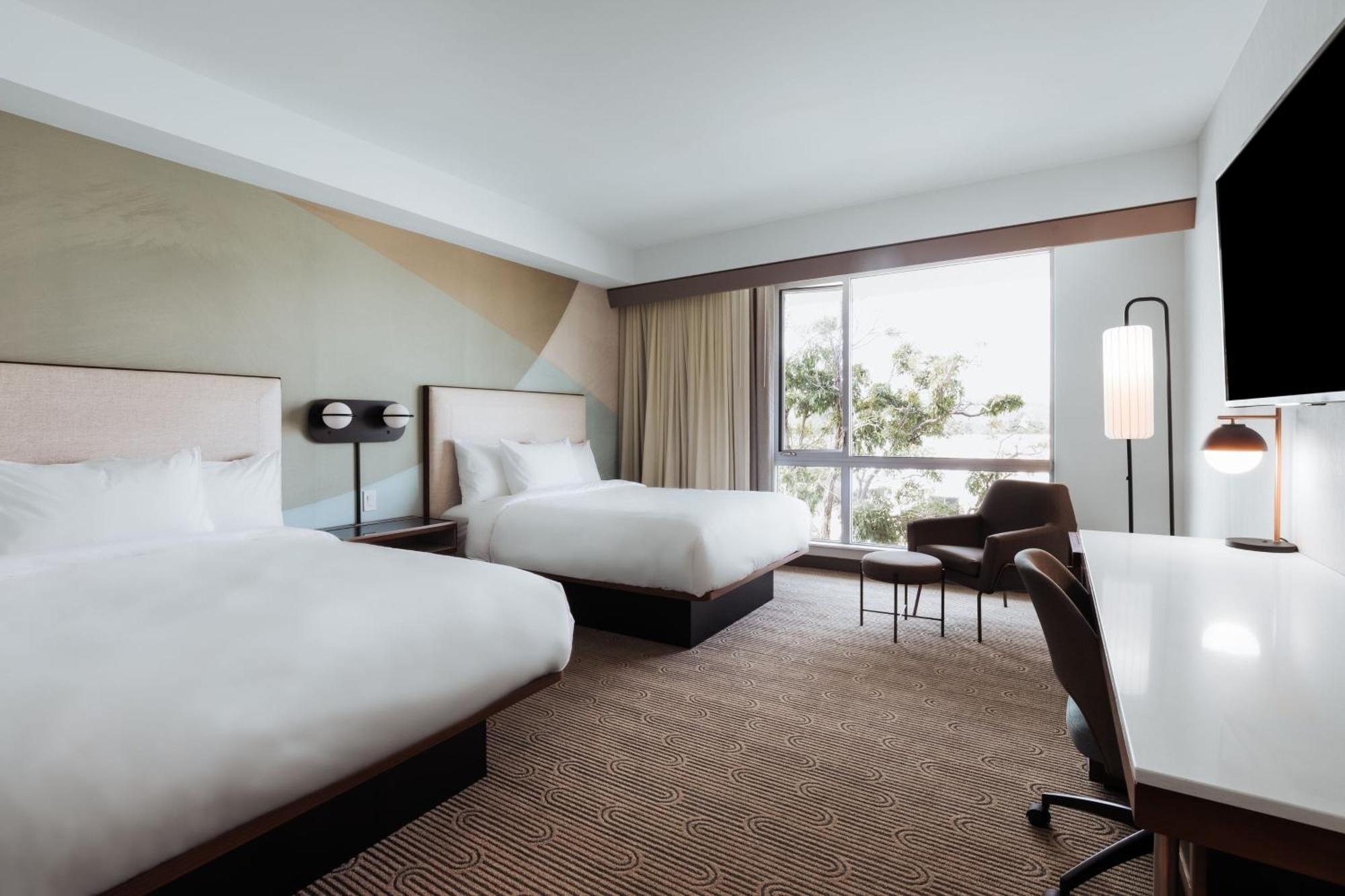 Courtyard By Marriott Downtown 3*