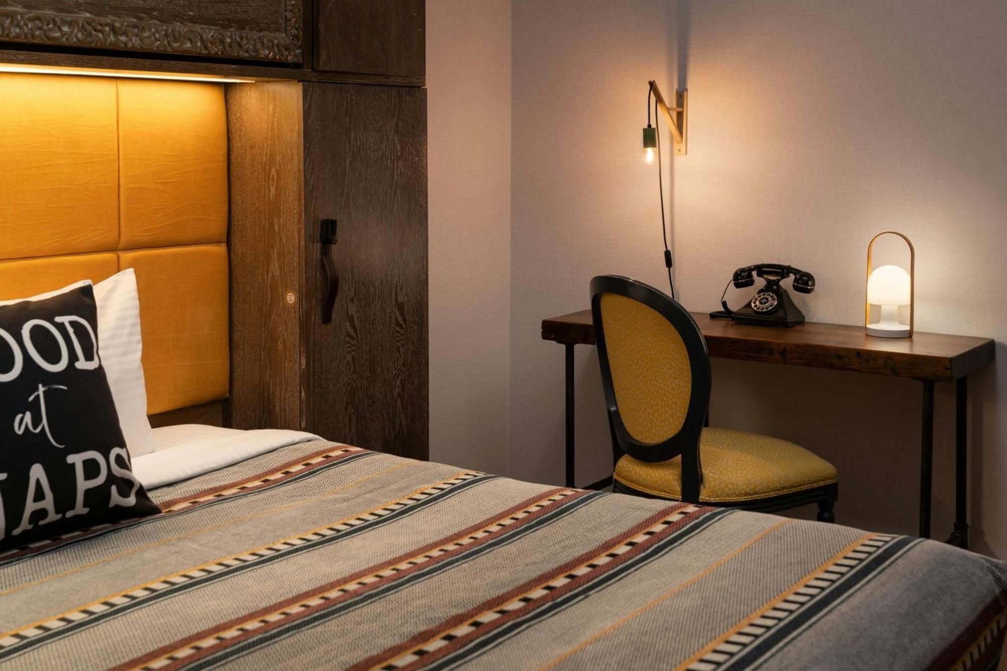Hotel Moxy Santa Barbara