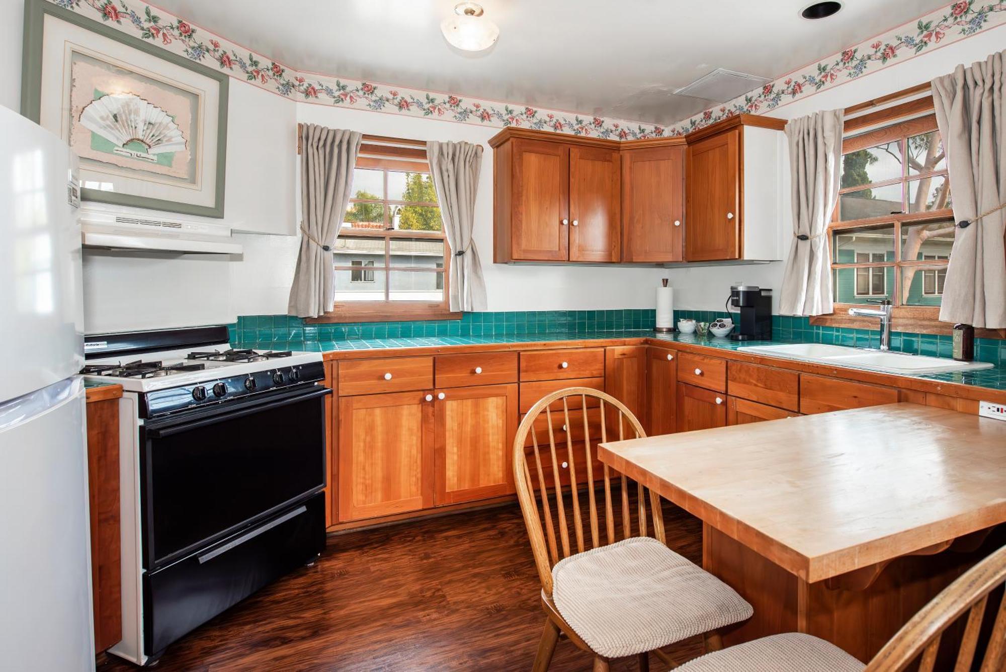 Bath Street 4*